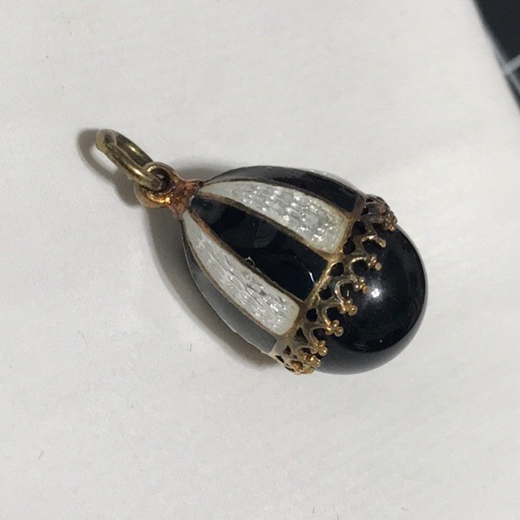 Jewelry - **FREE shipping ** Vintage Faberge inspired egg pendant from 2001